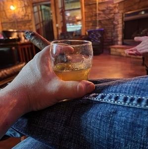 Meet your Posher, Casey